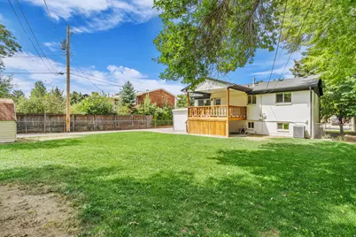 6685 S 1680 E, Cottonwood Heights, UT 84121 - Photo 35