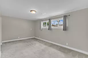 6685 S 1680 E, Cottonwood Heights, UT 84121 - Photo 27