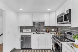 6685 S 1680 E, Cottonwood Heights, UT 84121 - Photo 9