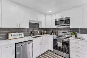6685 S 1680 E, Cottonwood Heights, UT 84121 - Photo 7