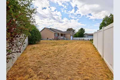 1065 S 1650 E, Clearfield, UT 84015 - Photo 3