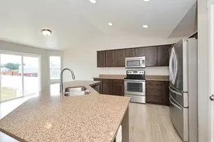 1065 S 1650 E, Clearfield, UT 84015 - Photo 15