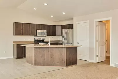 1065 S 1650 E, Clearfield, UT 84015 - Photo 5