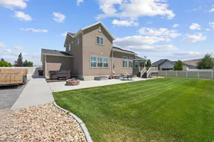 1576 E Lowe Peak Dr, Eagle Mountain, UT 84005 - Photo 39