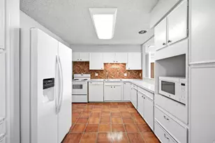 381 W 400 N, Bountiful, UT 84010 - Photo 13