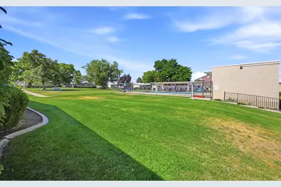 381 W 400 N #11, Bountiful, UT 84010 - Photo 23