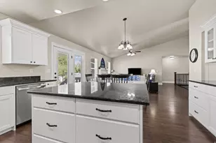3098 W 725 S, Syracuse, UT 84075 - Photo 7
