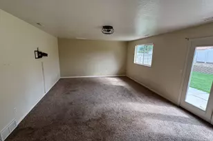 6070 S 2225 W, Roy, UT 84067 - Photo 15