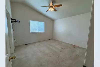6070 S 2225 W, Roy, UT 84067 - Photo 7