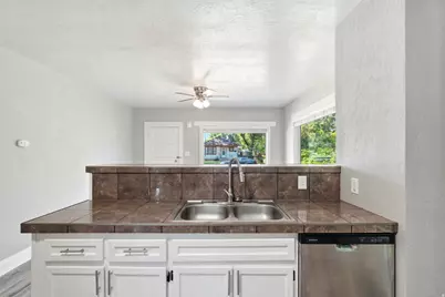 582 4th St, Ogden, UT 84404 - Photo 5