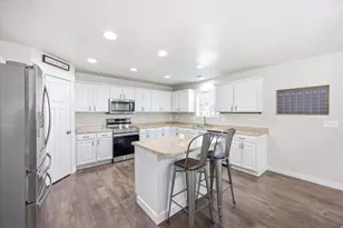 365 S Jordan Way, Lehi, UT 84043 - Photo 7