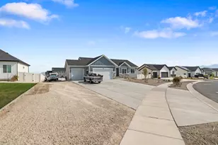 644 W Prairie Hawk Wy, Grantsville, UT 84029 - Photo 5