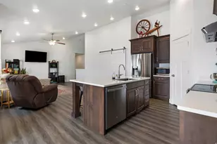 644 W Prairie Hawk Wy, Grantsville, UT 84029 - Photo 11