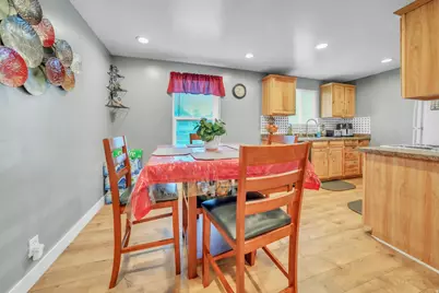 6828 W Copperhill Dr, West Valley, UT 84128 - Photo 11