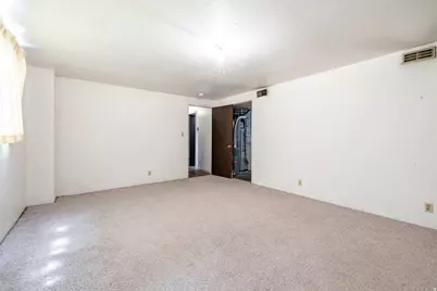 801 E 700 N, Layton, UT 84041 - Photo 23