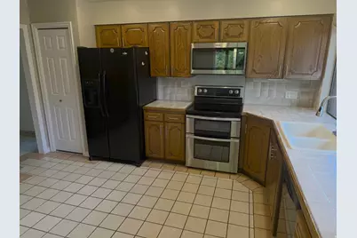 2037 S Mapleview Dr E, Bountiful, UT 84010 - Photo 3