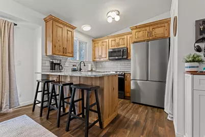 208 W 1600 N, Layton, UT 84041 - Photo 3