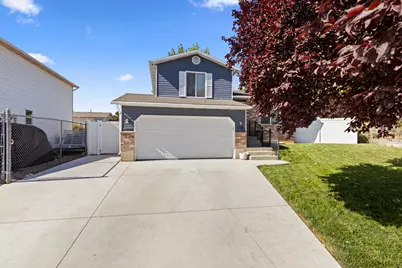 208 W 1600 N, Layton, UT 84041 - Photo 3