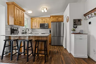 208 W 1600 N, Layton, UT 84041 - Photo 7