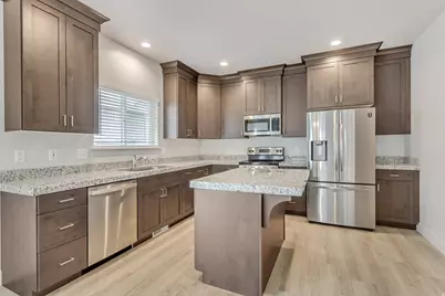 4572 E Flower Pt, Eagle Mountain, UT 84005 - Photo 17