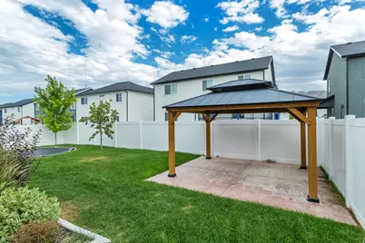 4572 E Flower Pt, Eagle Mountain, UT 84005 - Photo 7