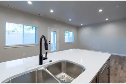 308 N Canterbury Way, Clearfield, UT 84015 - Photo 11
