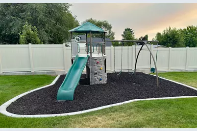 308 N Canterbury Way, Clearfield, UT 84015 - Photo 47