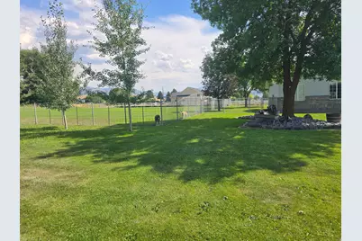 180 E 9100 S, Paradise, UT 84328 - Photo 37
