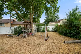 10865 S 1000 E, Sandy, UT 84094 - Photo 25