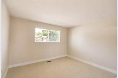 683 W 2400 N, Layton, UT 84041 - Photo 9