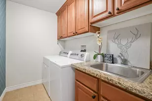 1454 E Tuscan Oak Way, Sandy, UT 84092 - Photo 19