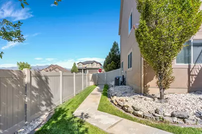 9048 N Clubhouse Ln, Eagle Mountain, UT 84005 - Photo 39