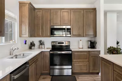 1898 W Pointe Meadow Loop, Lehi, UT 84048 - Photo 5