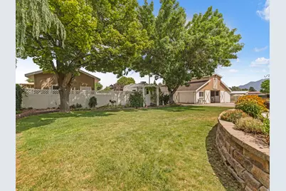2388 W 10950 S, South Jordan, UT 84095 - Photo 37