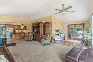 2388 W 10950 S, South Jordan, UT 84095 - Photo 15