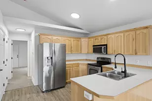 1424 N Spg Mountain Dr, Springville, UT 84663 - Photo 7