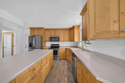 1332 N 2350 E, Layton, UT 84040 - Photo 13