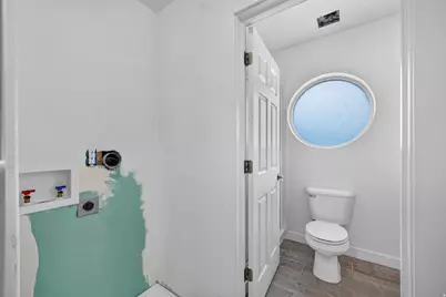 1332 N 2350 St E, Layton, UT 84040 - Photo 17