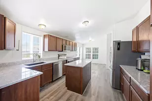 29 W Grover St, Layton, UT 84041 - Photo 7