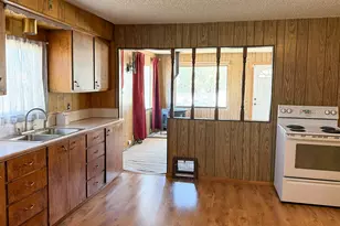 369 W 400 N, East Carbon, UT 84520 - Photo 5