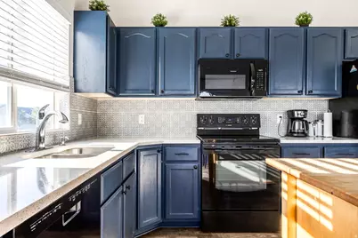 747 W 2600 N, Lehi, UT 84043 - Photo 7