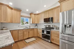 38 W Clay Park Dr, Murray, UT 84107 - Photo 9