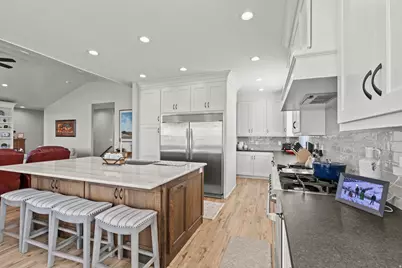 73 N Sherwood Dr, Providence, UT 84332 - Photo 11