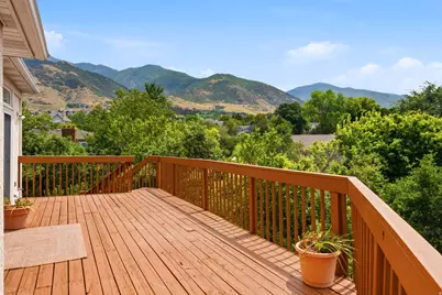 923 W Wilshire Ct, Farmington, UT 84025 - Photo 3
