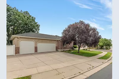 732 W 2300 S, Syracuse, UT 84075 - Photo 5