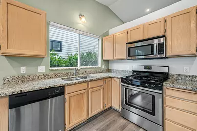 8277 S 560 E, Sandy, UT 84070 - Photo 13