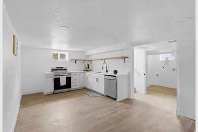 975 N 200 W, Pleasant Grove, UT 84062 - Photo 21