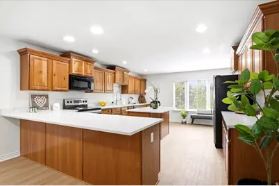 1339 E Lake Springs Ln S, Holladay, UT 84117 - Photo 7