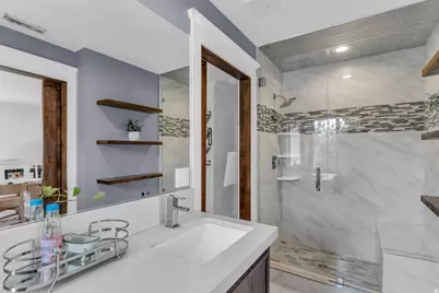 1451 E Longdale Dr, Sandy, UT 84092 - Photo 25