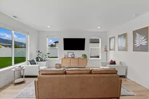 571 S 690 E, Hyrum, UT 84319 - Photo 3